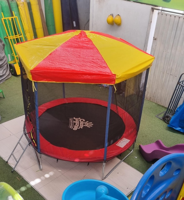 Trampolín de 2.40m con Techo